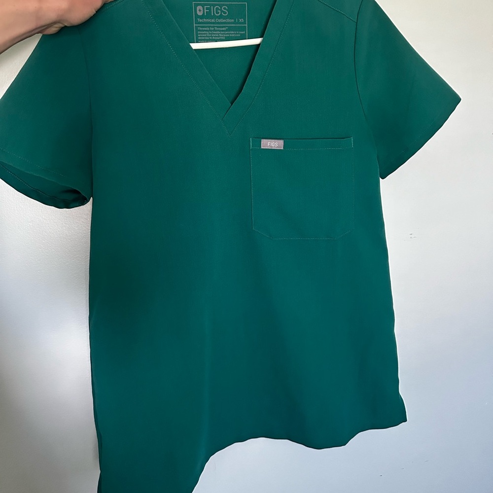 Hunter green catarina - one pocket scrub top